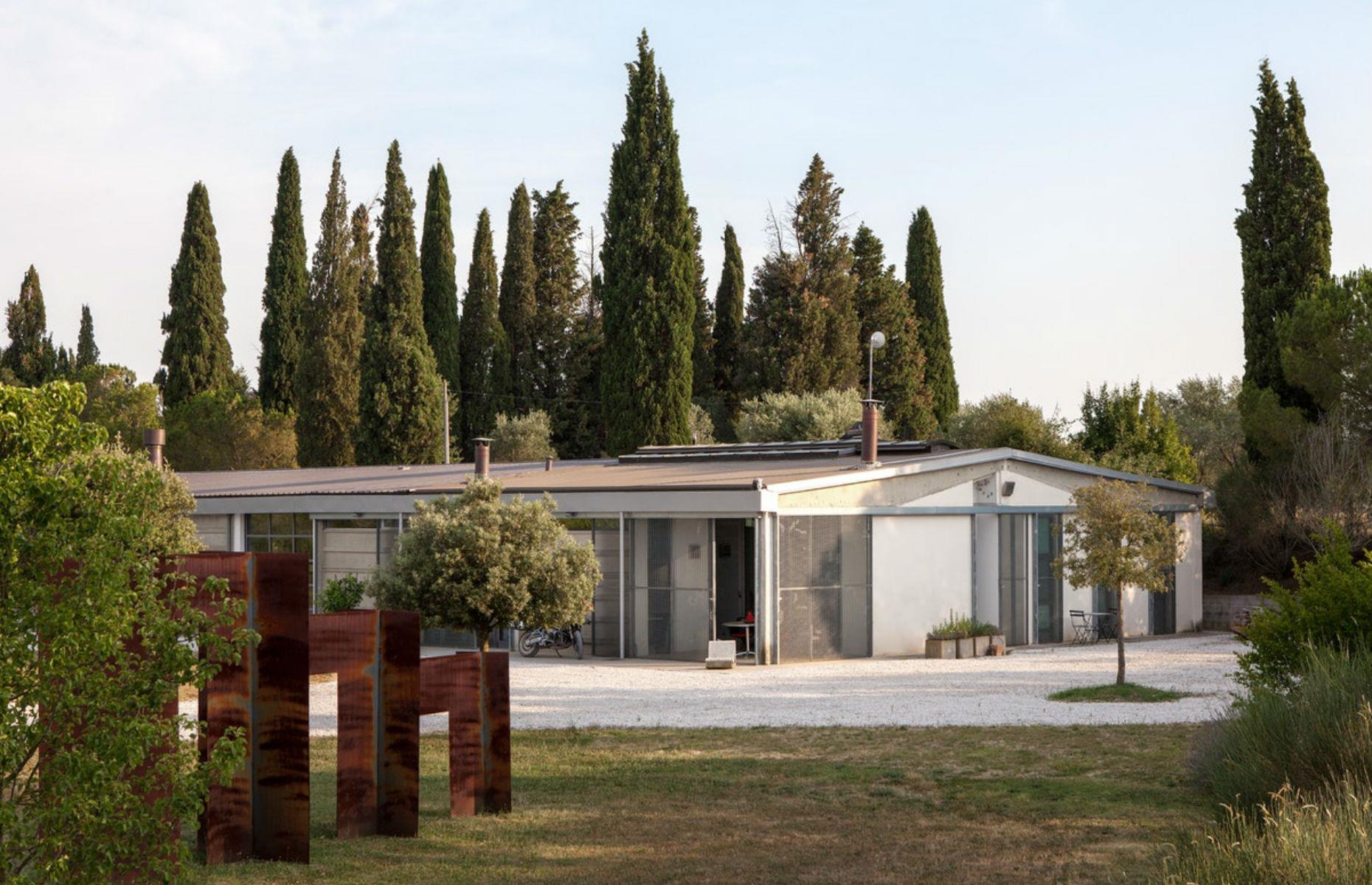 Villa Monteli, Tuscany, Italy: You won't believe people live inside these hangar homes